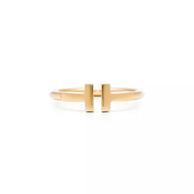 Wire Ring in Yellow Gold