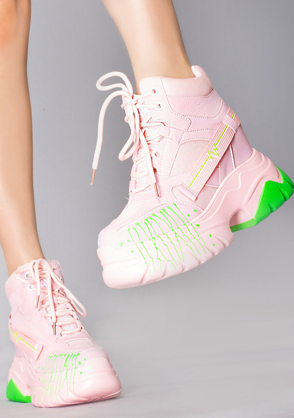  DATE 01 Techno Heartbeat Pink Platform Sneakers