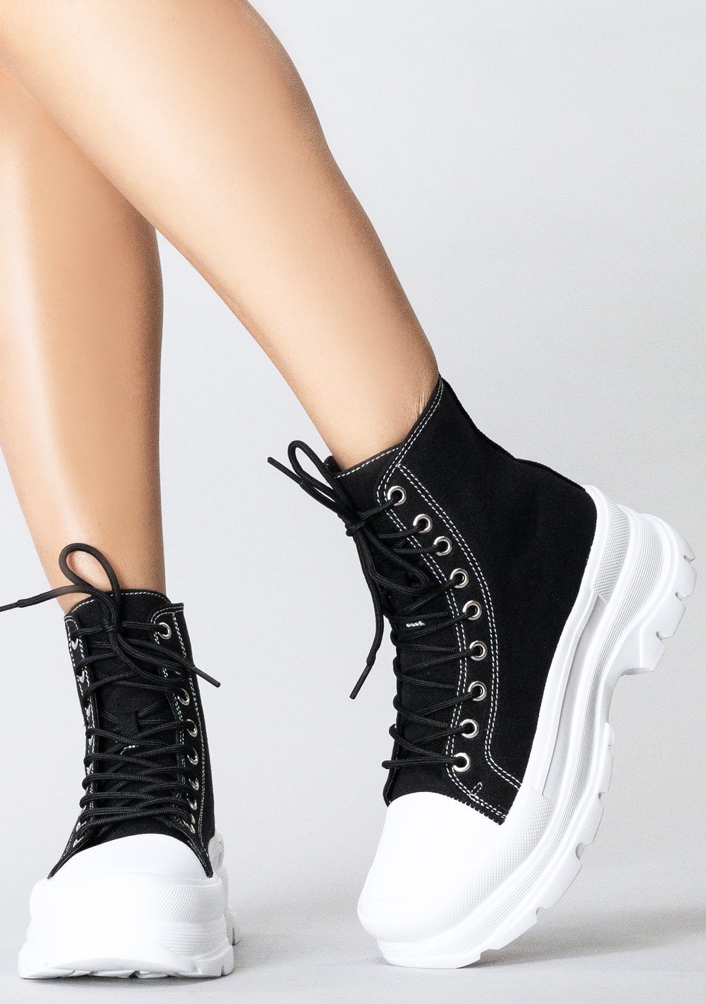  BELLE The Black Room Black Platform Sneakers