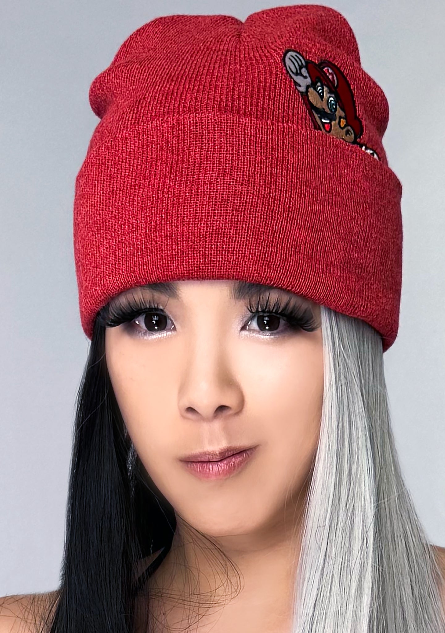 Bioworld Nintendo Super Mario Peek-a-Boo Beanie
