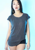  Cut It Out Tunic Top In Charcoal