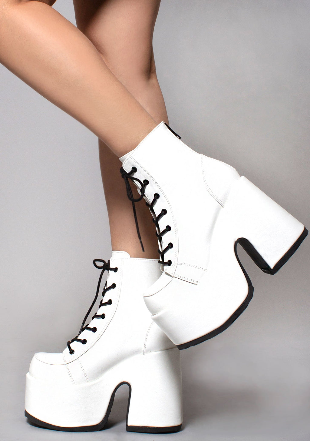  CAMEL 203 Deja Vu White Platform Boots
