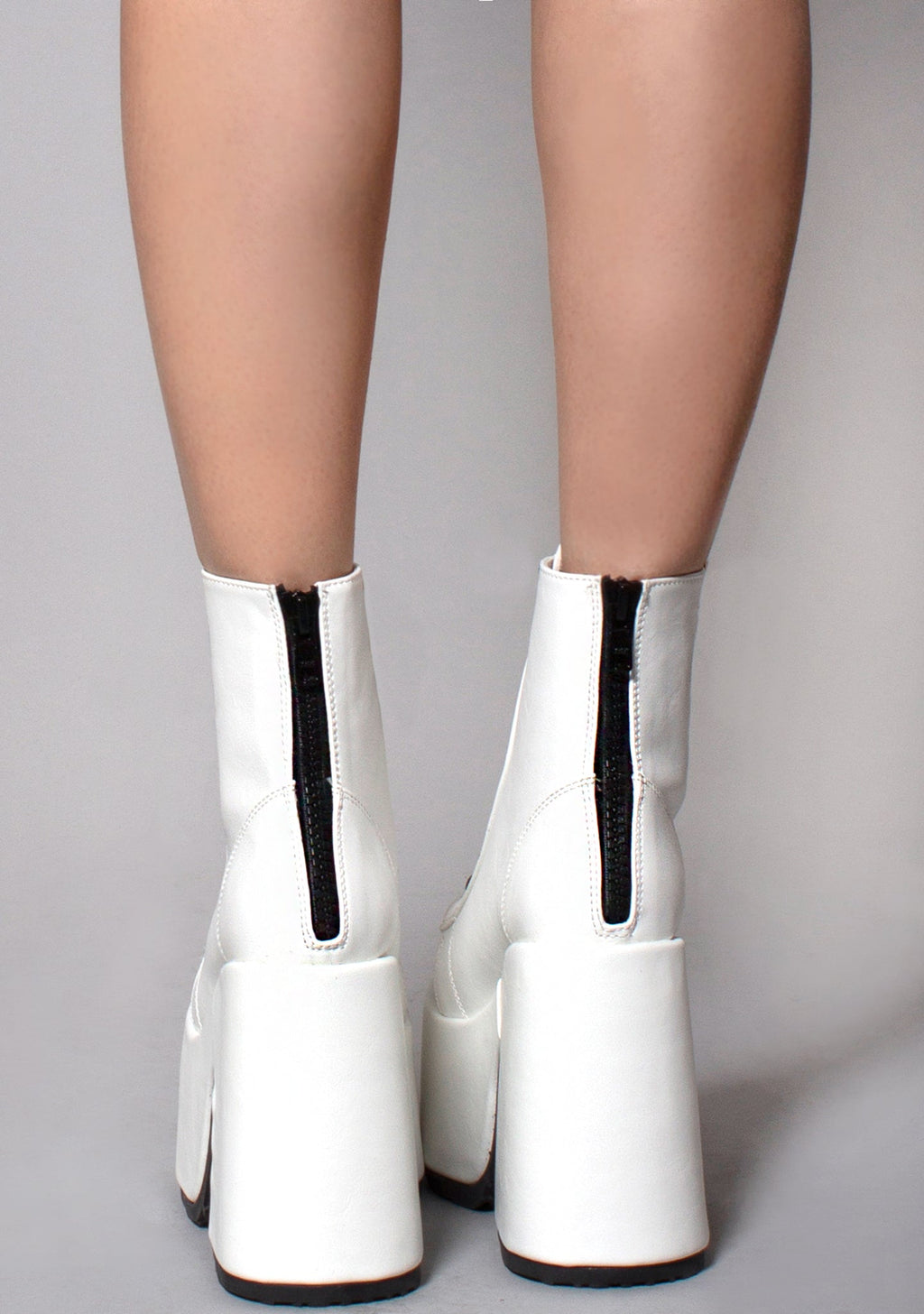  CAMEL 203 Deja Vu White Platform Boots