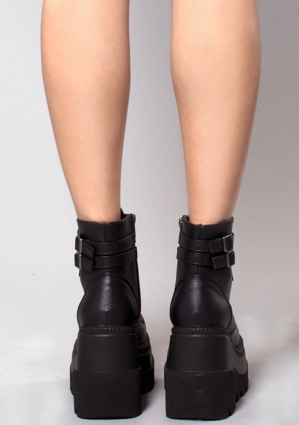  SHAKER 52 Damage Control Black Platform Boots