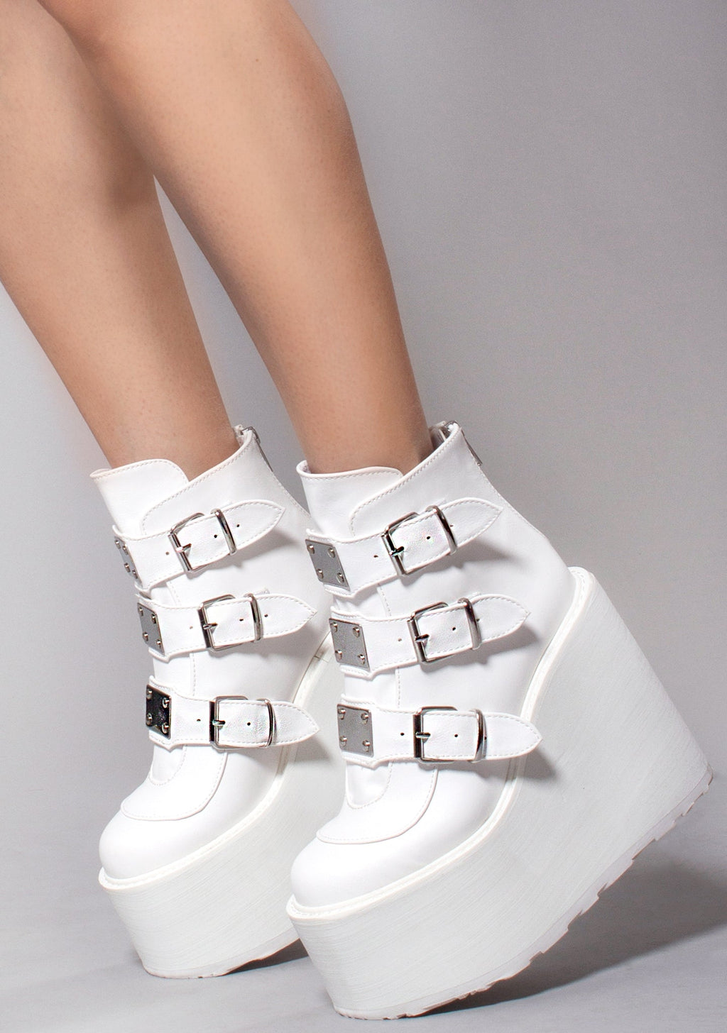  SWING 105 Asylum White Platform Boots