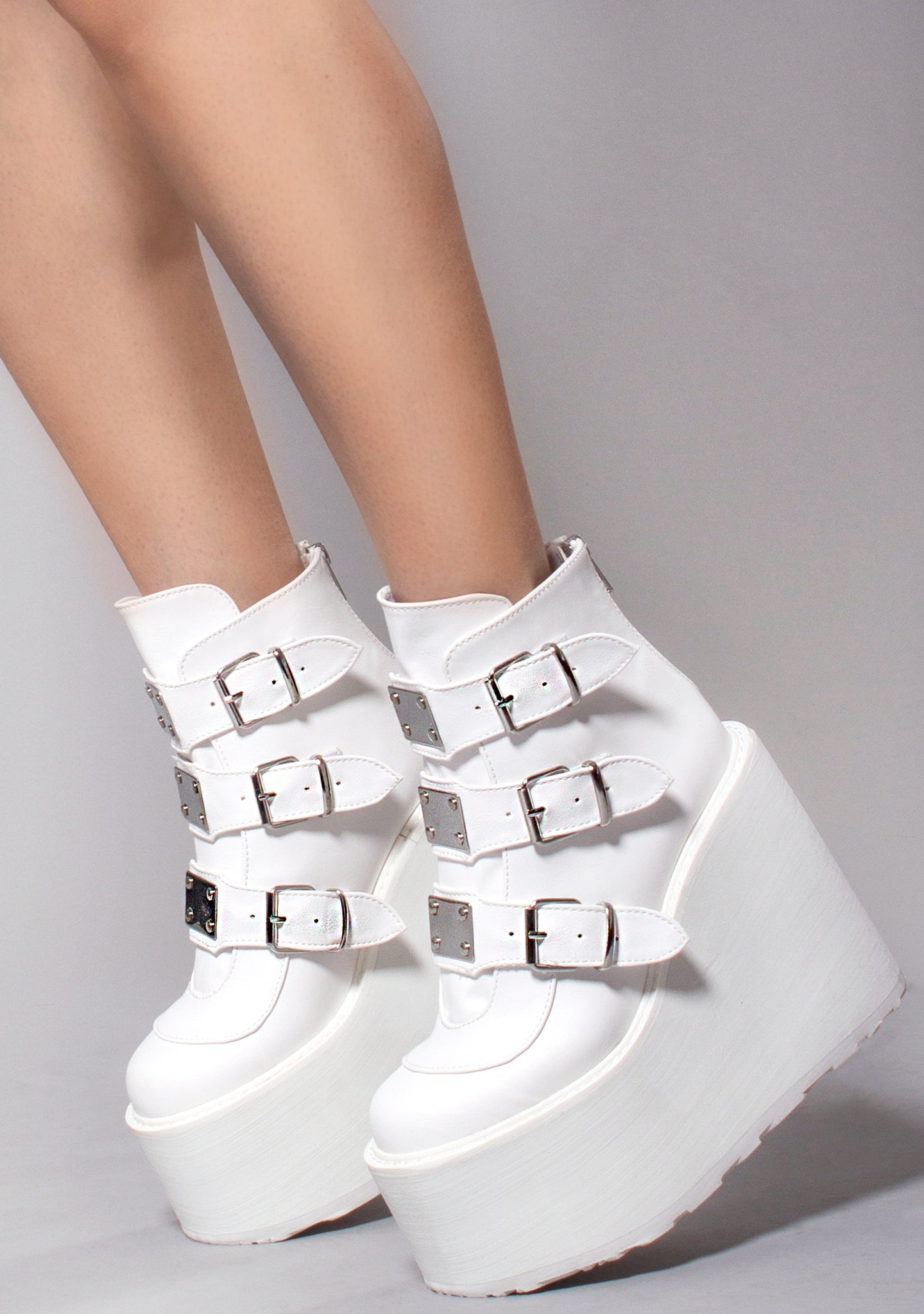  SWING 105 Asylum White Platform Boots