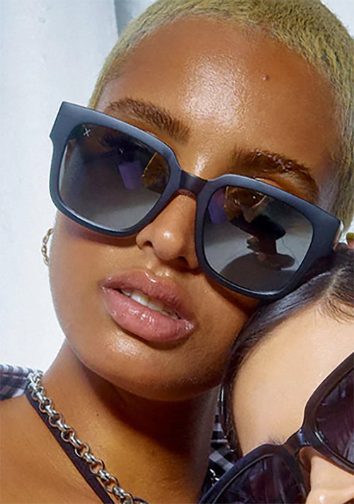  Brea Sunglasses In Black/Grey Mirror