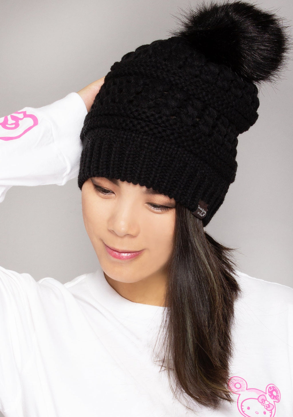  Pom Knit Beanie In Black