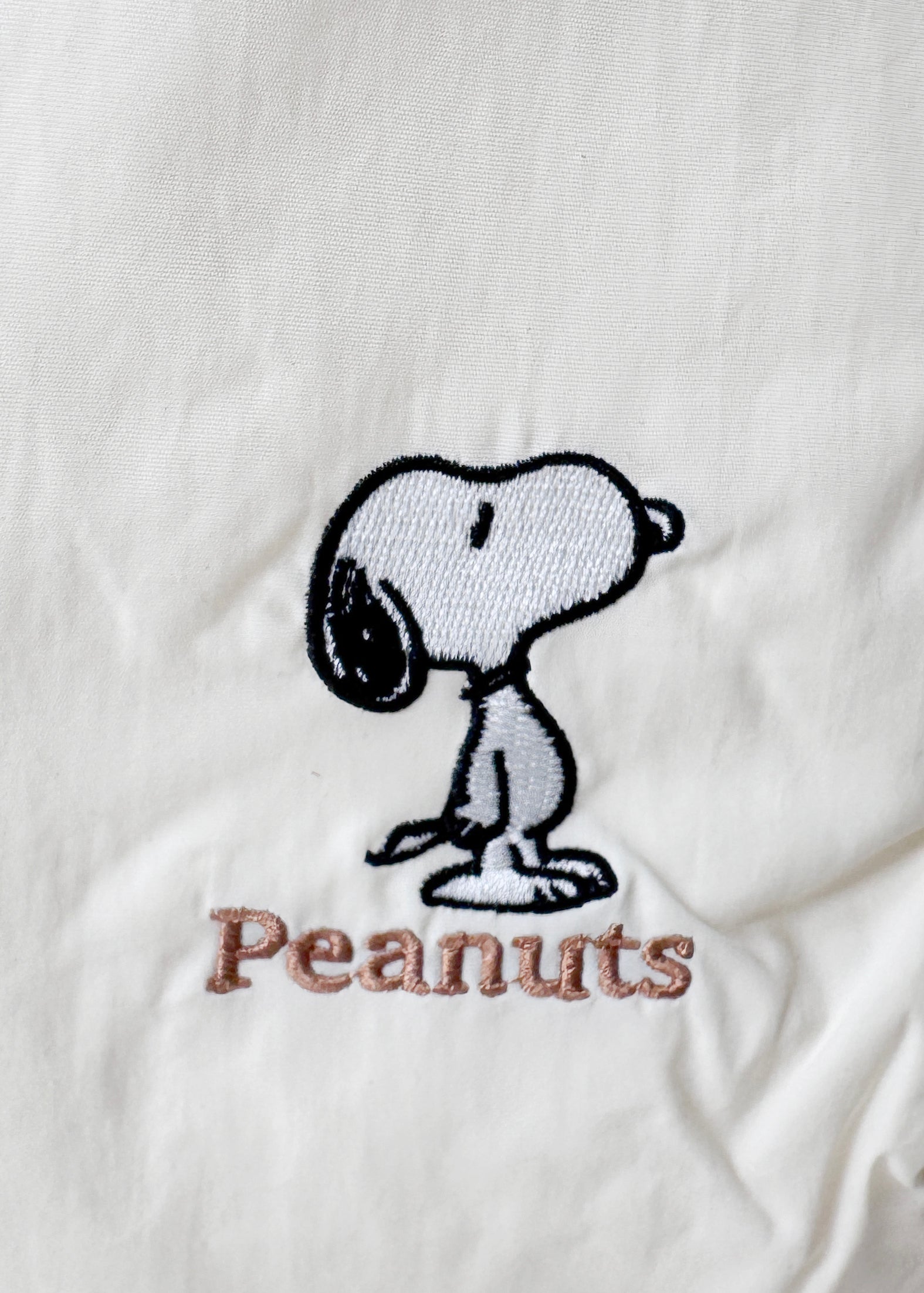  Peanuts Snoopy Classic Medium Nylon Ivory Shoulder Bag