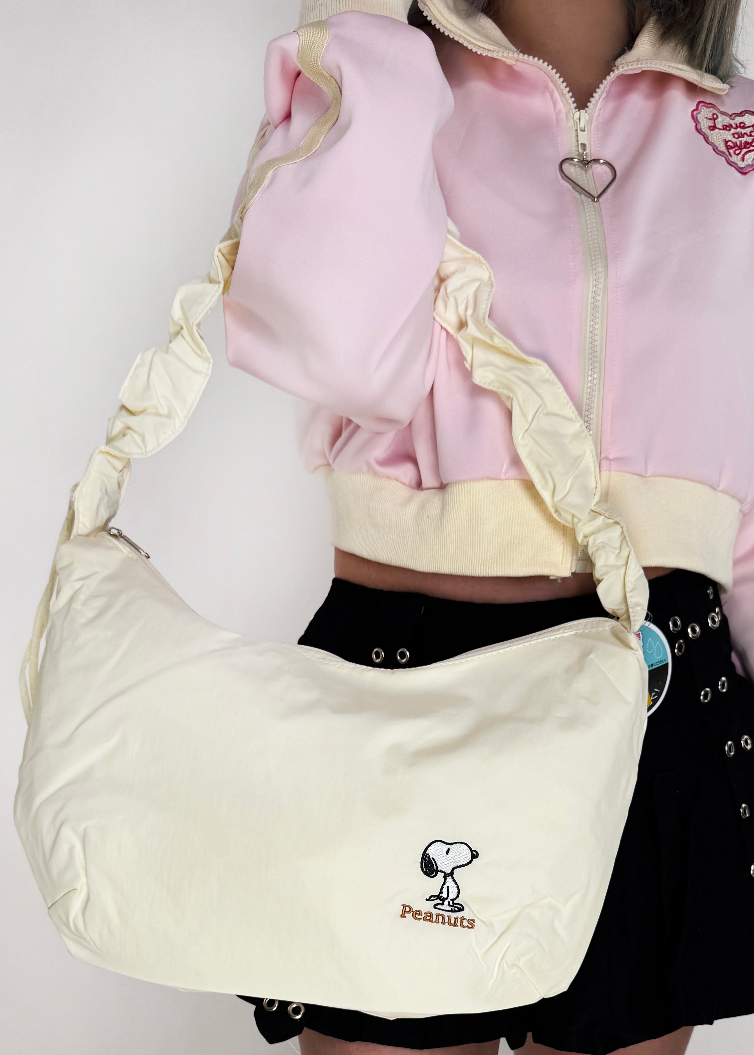  Peanuts Snoopy Classic Medium Nylon Ivory Shoulder Bag